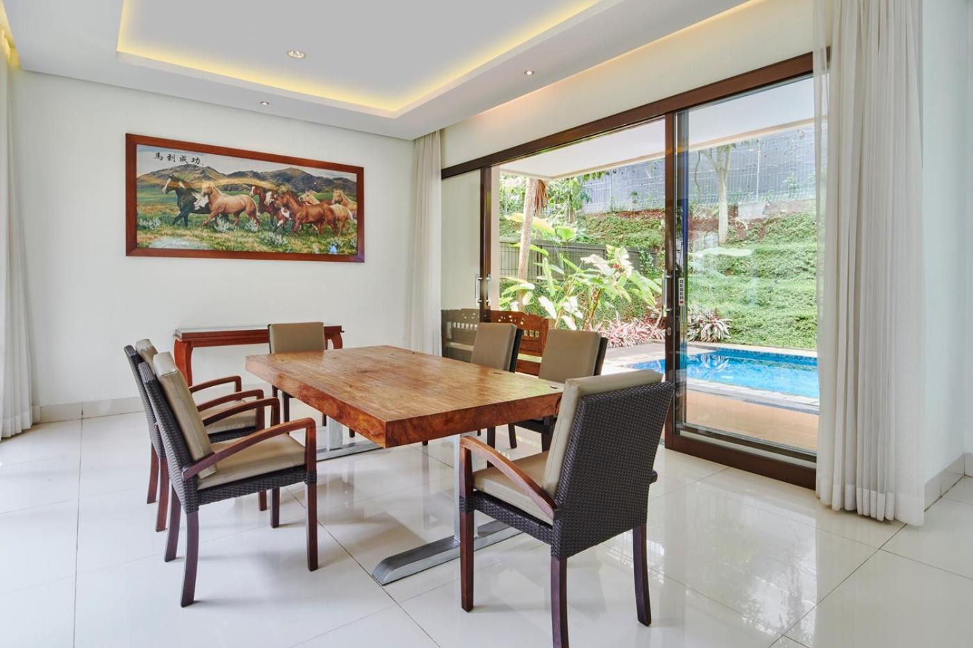 Oyama City View Villa 4 Bedrooms With A Private Swimming Pool Bandung Esterno foto