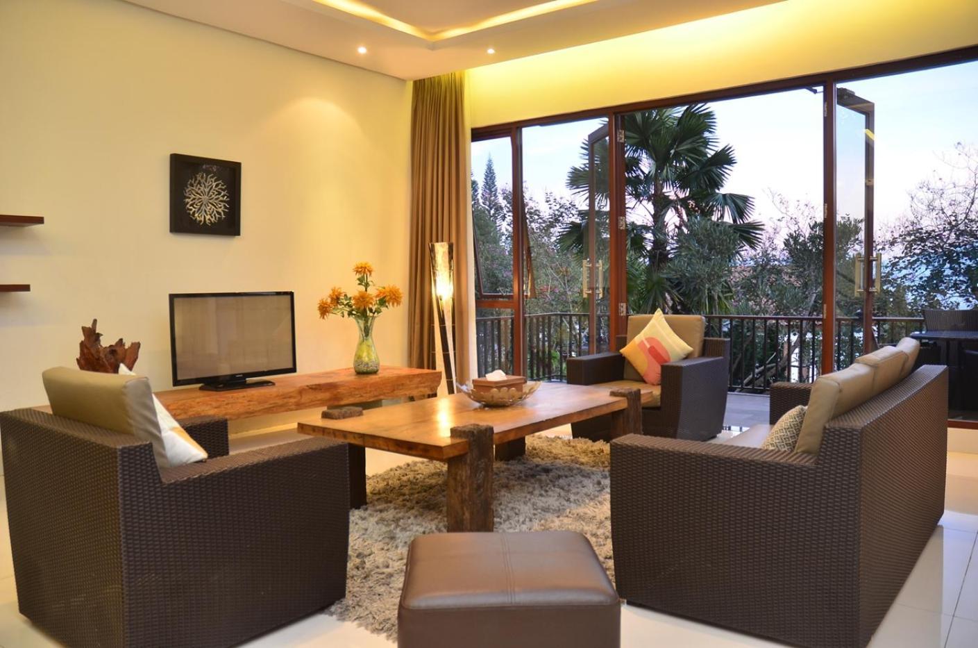 Oyama City View Villa 4 Bedrooms With A Private Swimming Pool Bandung Esterno foto